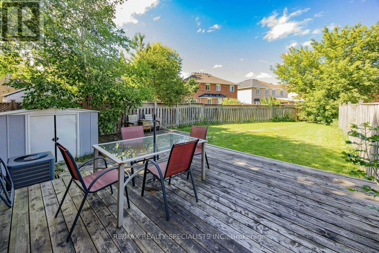 1329 Whiffletree Court, Mississauga, Ontario  L5N 7R1 - Photo 31 - W13688120