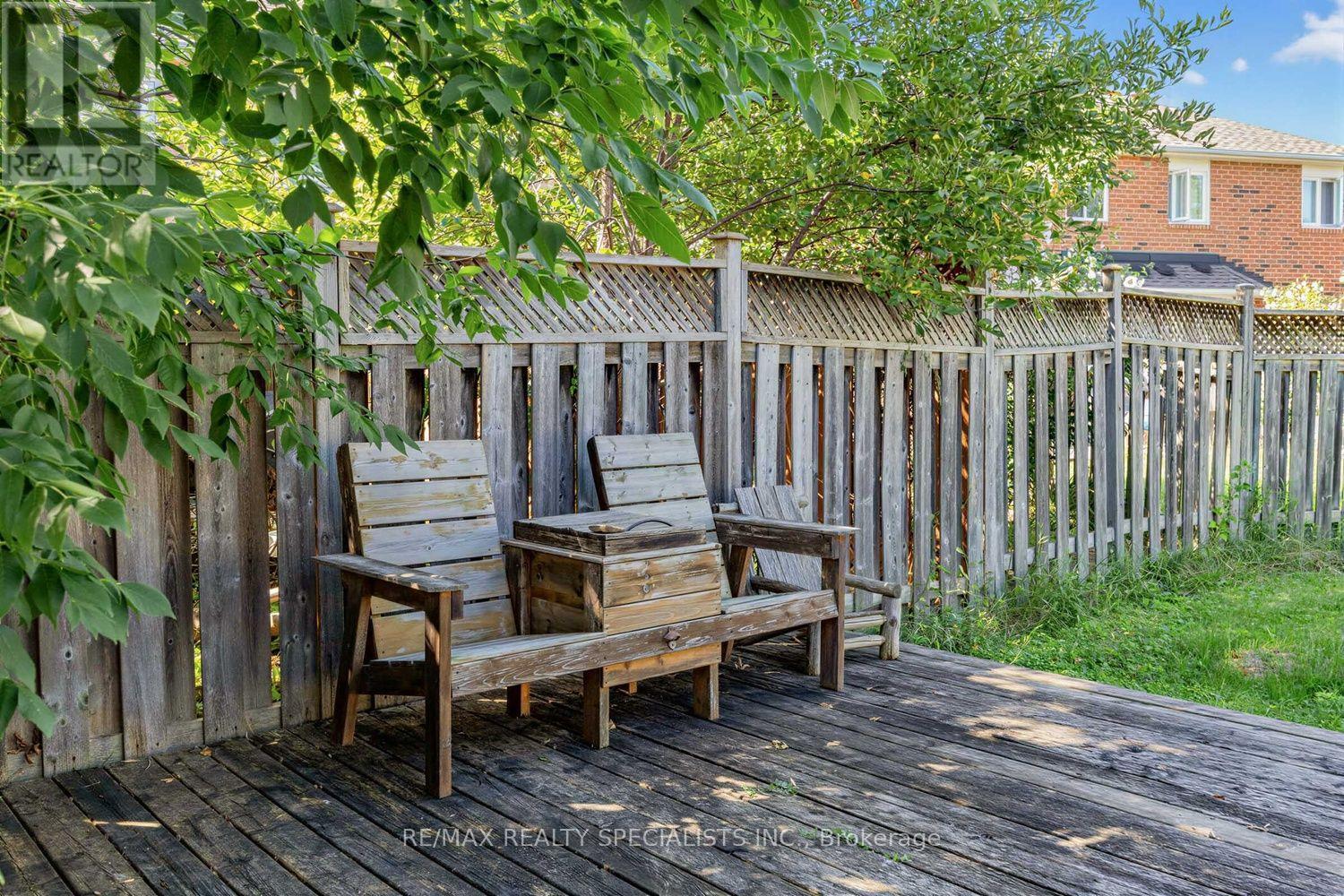 1329 Whiffletree Court, Mississauga, Ontario  L5N 7R1 - Photo 32 - W13688120