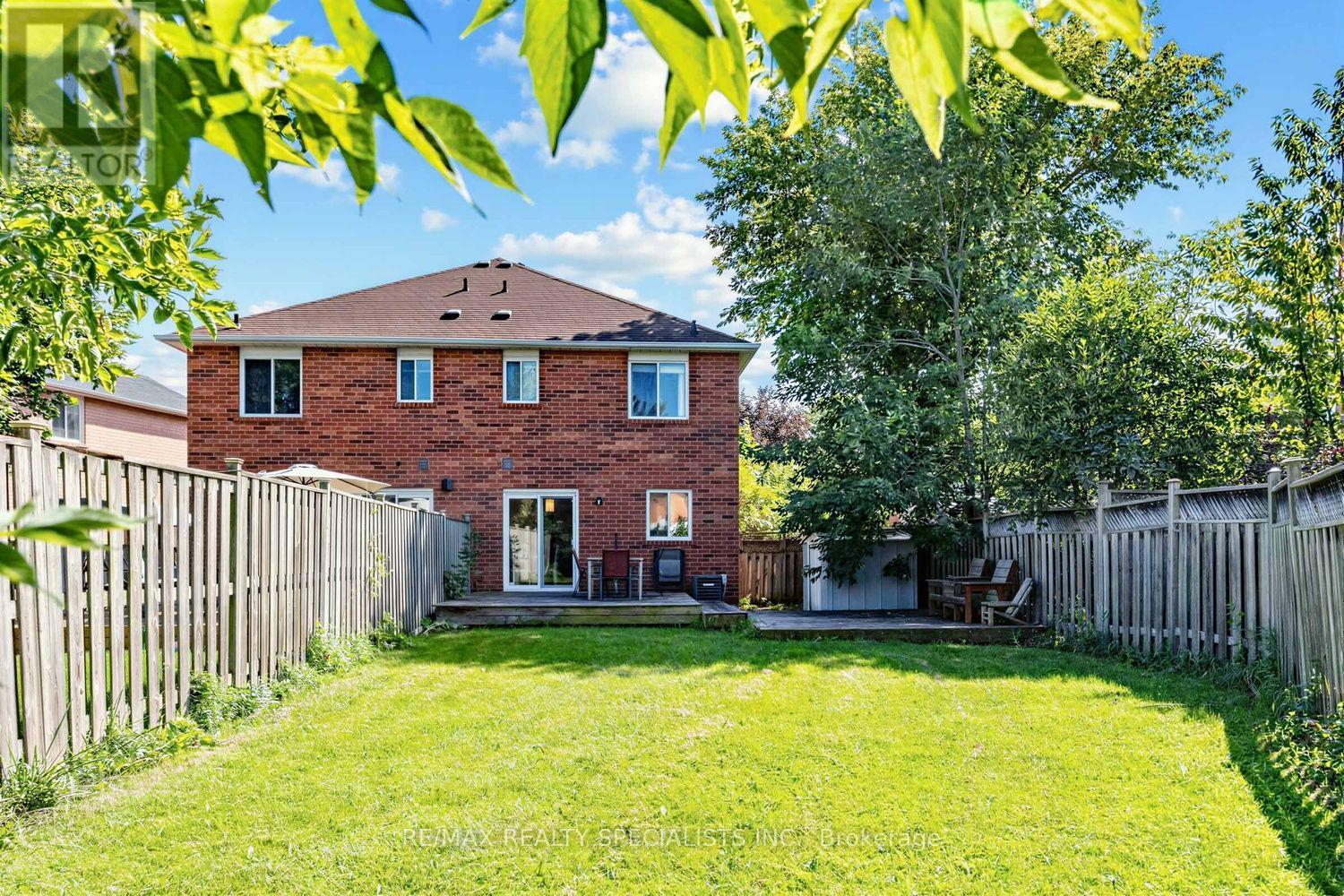 1329 Whiffletree Court, Mississauga, Ontario  L5N 7R1 - Photo 34 - W13688120
