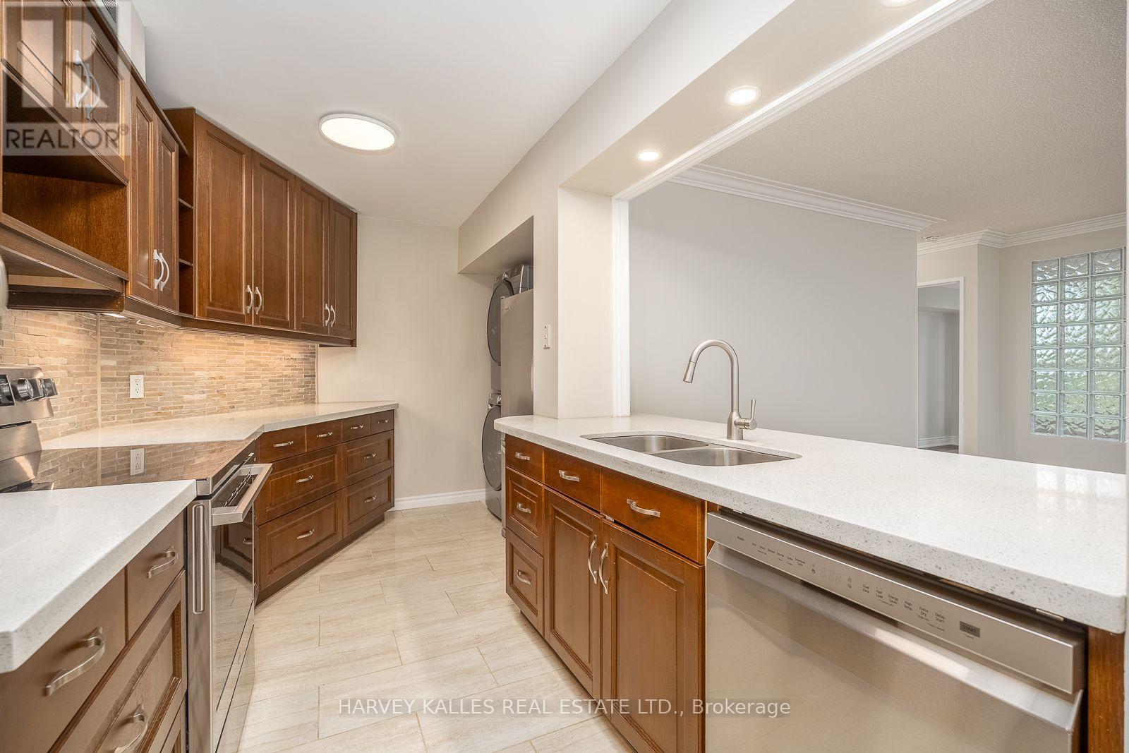 521 - 20 Southport Street, Toronto, Ontario  M6S 4Y8 - Photo 12 - W13688144