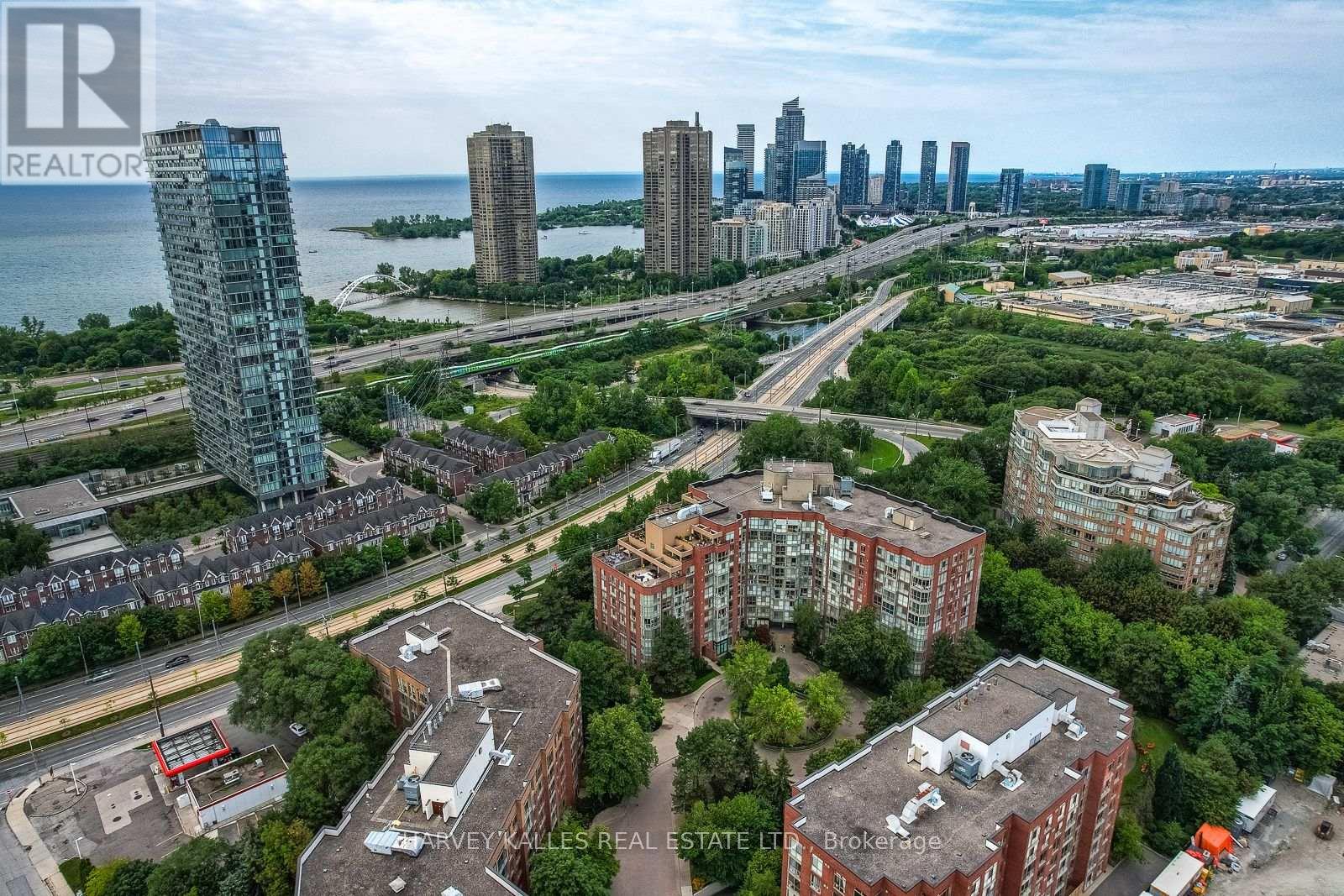 521 - 20 Southport Street, Toronto, Ontario  M6S 4Y8 - Photo 4 - W13688144