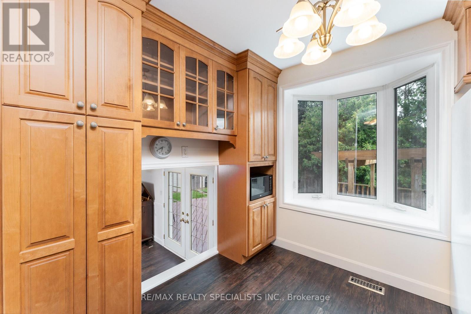 1319 Sherwood Court, Burlington, Ontario  L7M 1C8 - Photo 18 - W13688172