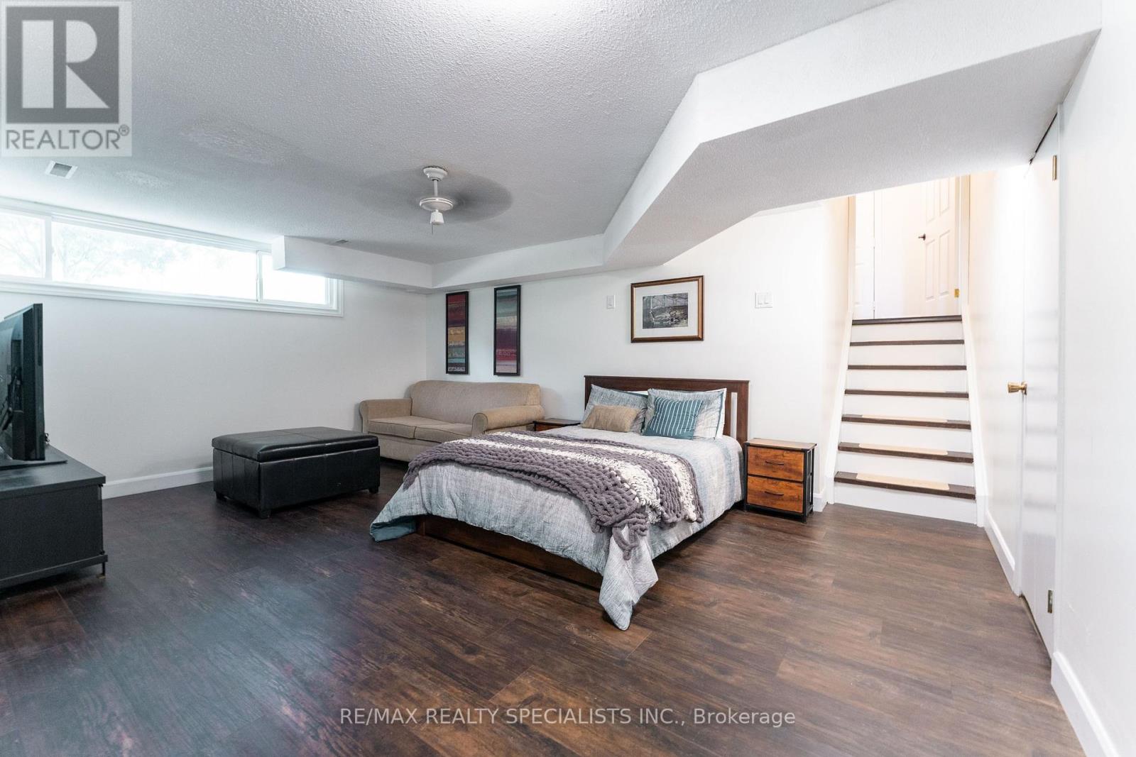 1319 Sherwood Court, Burlington, Ontario  L7M 1C8 - Photo 33 - W13688172