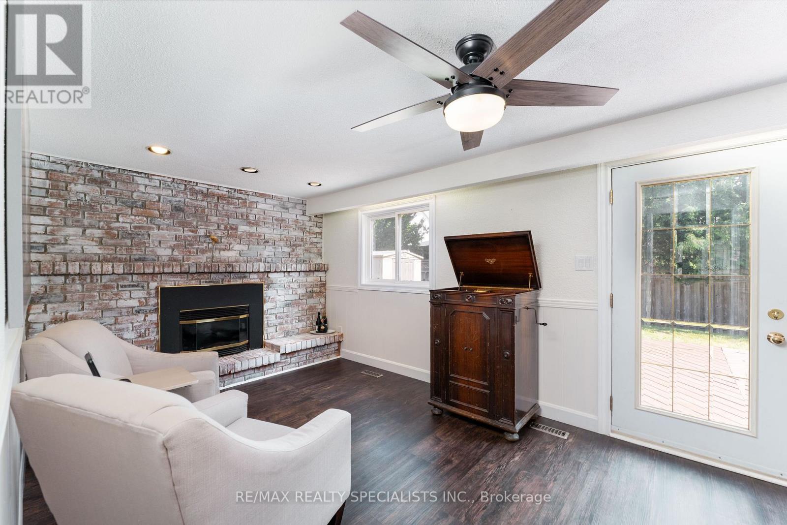 1319 Sherwood Court, Burlington, Ontario  L7M 1C8 - Photo 7 - W13688172