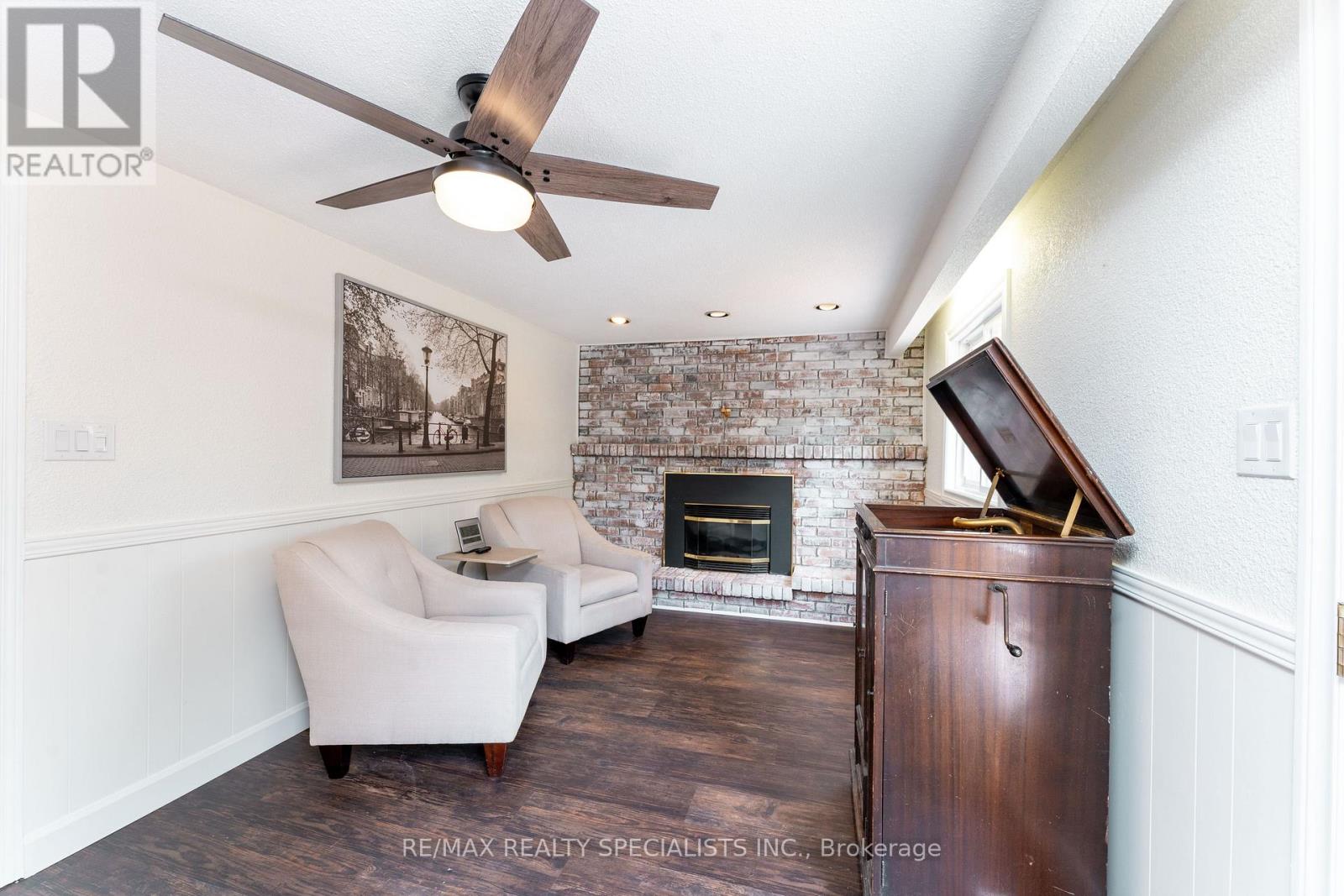 1319 Sherwood Court, Burlington, Ontario  L7M 1C8 - Photo 8 - W13688172