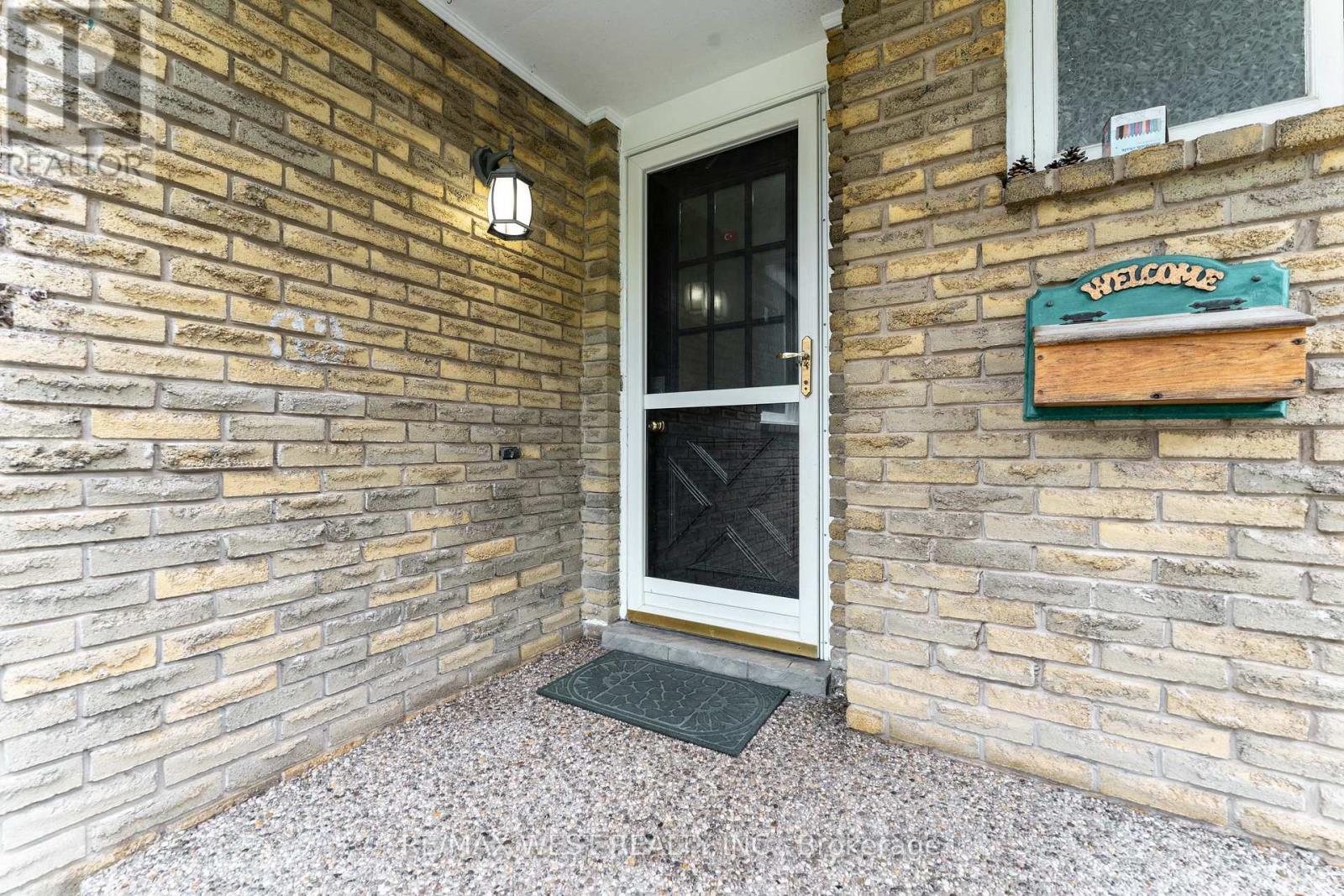 3098 Driftwood Drive, Burlington, Ontario  L7M 1X6 - Photo 6 - W13688194