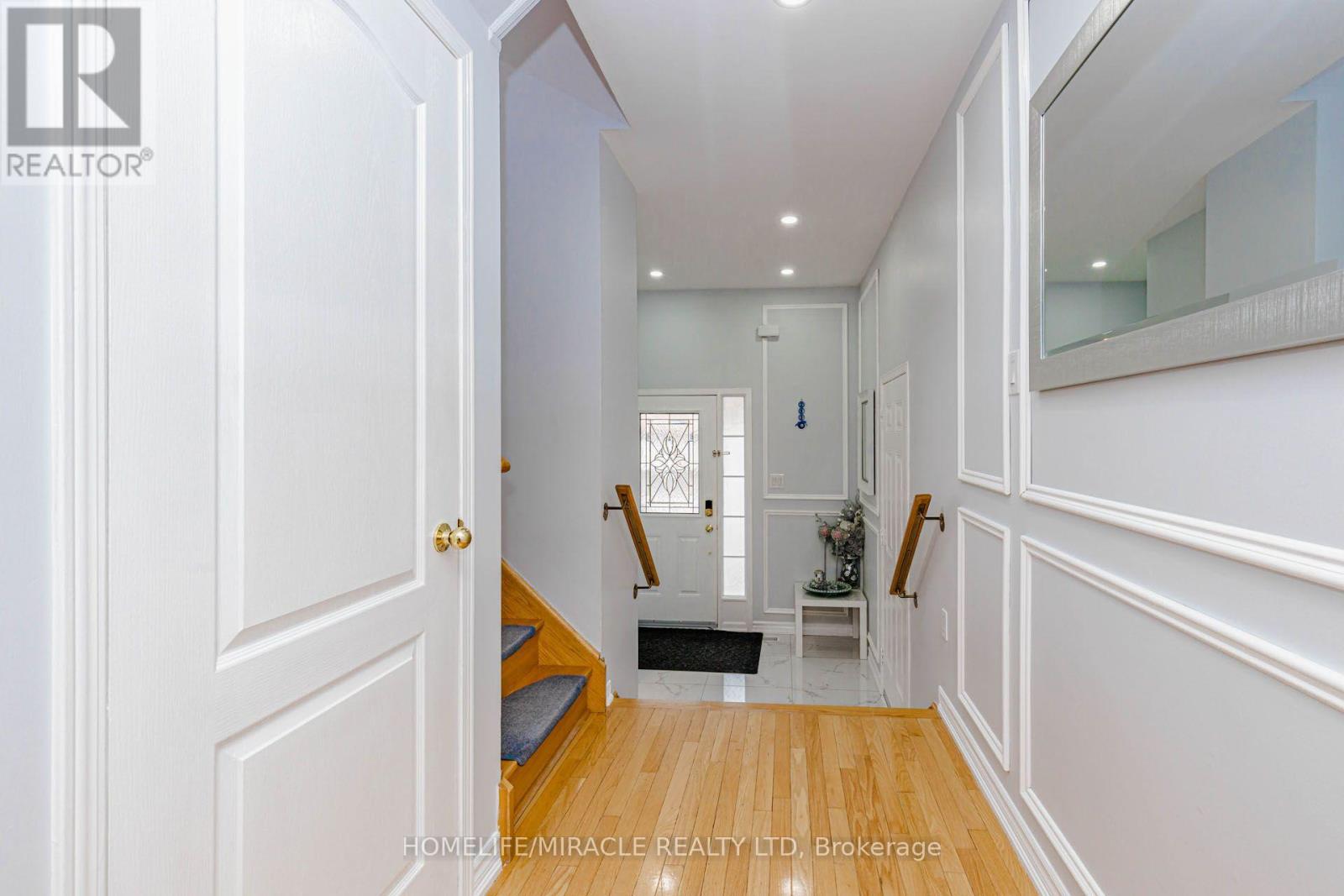 60 Bushmill Circle, Brampton, Ontario  L7A 0K8 - Photo 10 - W13688228
