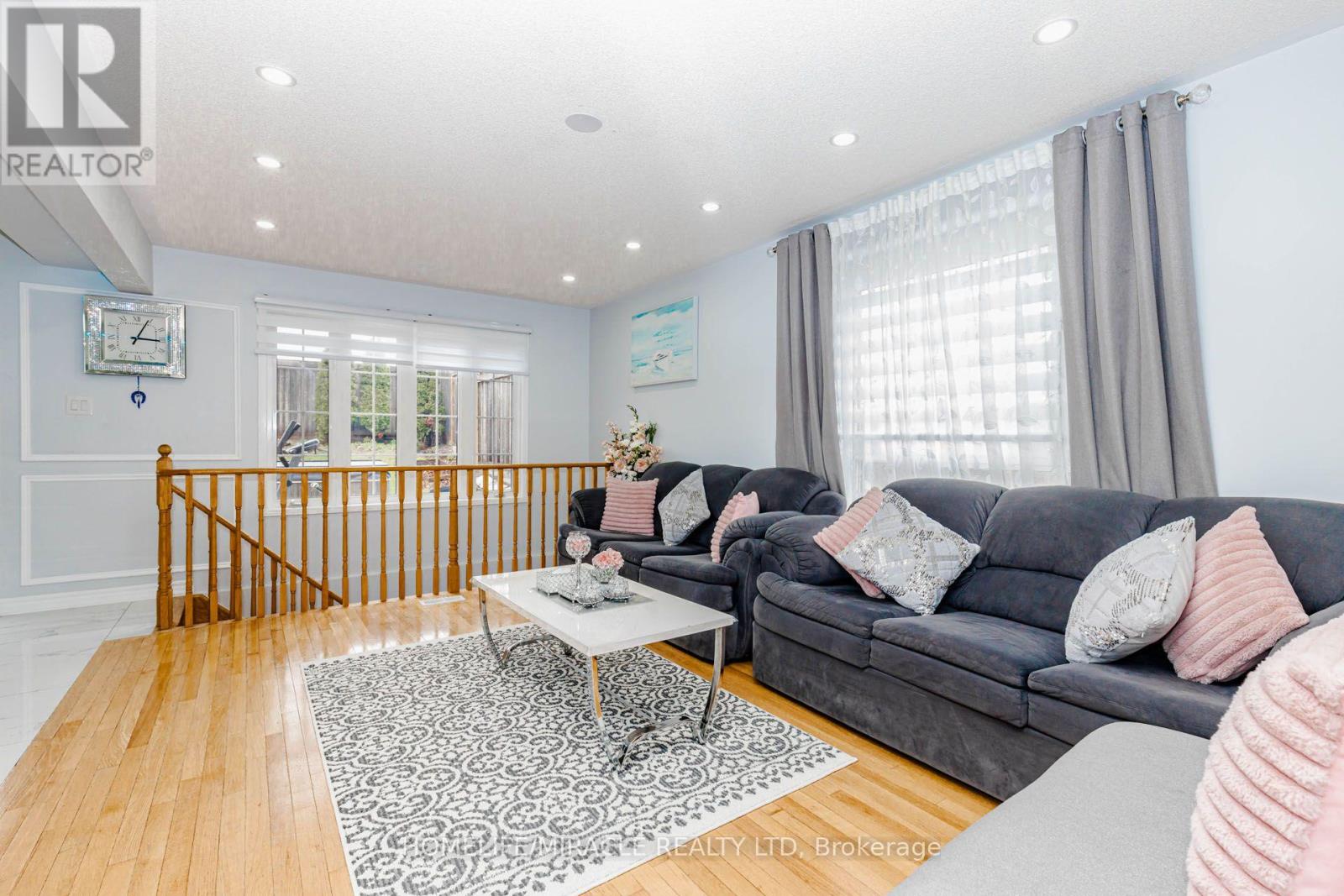 60 Bushmill Circle, Brampton, Ontario  L7A 0K8 - Photo 11 - W13688228