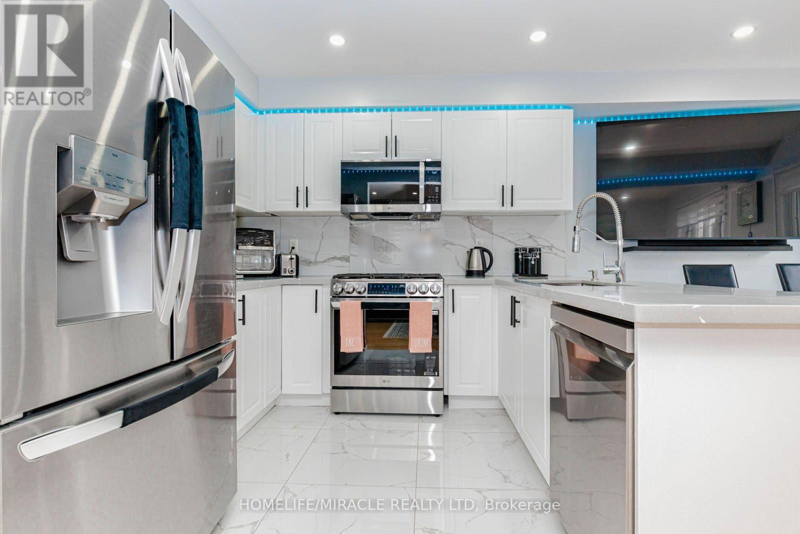 60 Bushmill Circle, Brampton, Ontario  L7A 0K8 - Photo 17 - W13688228