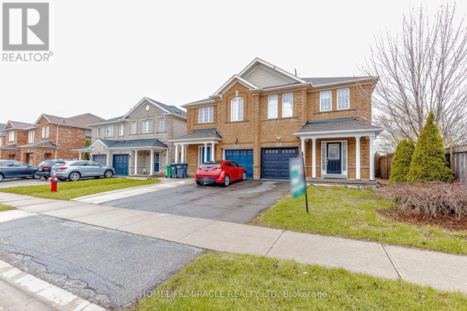 60 Bushmill Circle, Brampton, Ontario  L7A 0K8 - Photo 2 - W13688228