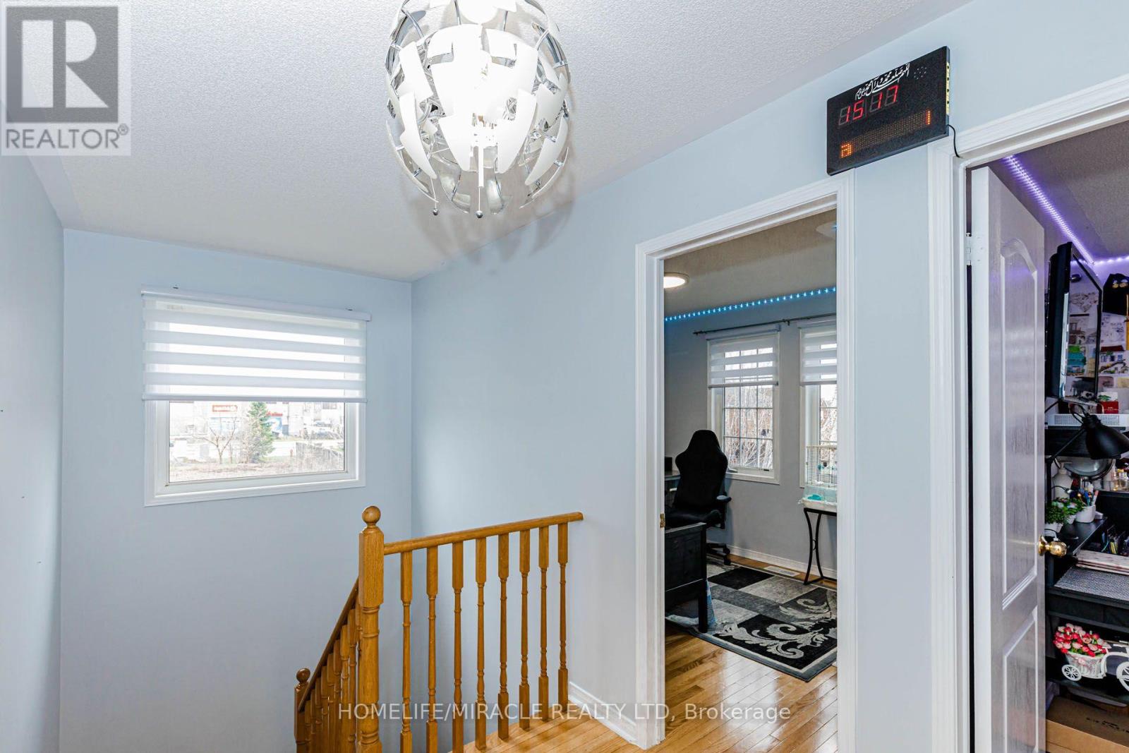 60 Bushmill Circle, Brampton, Ontario  L7A 0K8 - Photo 36 - W13688228