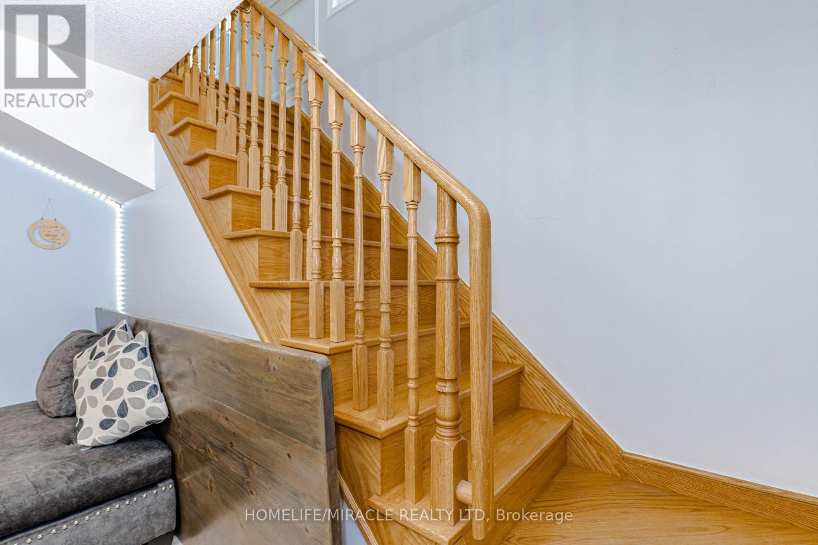 60 Bushmill Circle, Brampton, Ontario  L7A 0K8 - Photo 46 - W13688228