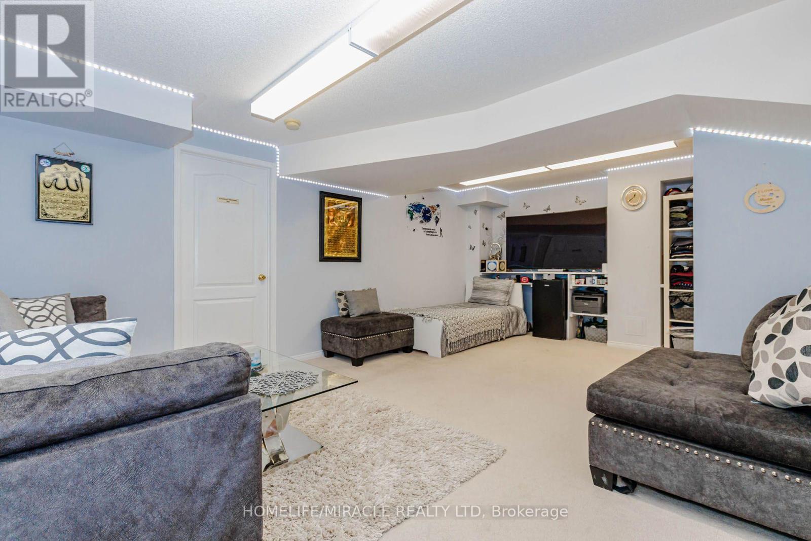 60 Bushmill Circle, Brampton, Ontario  L7A 0K8 - Photo 47 - W13688228