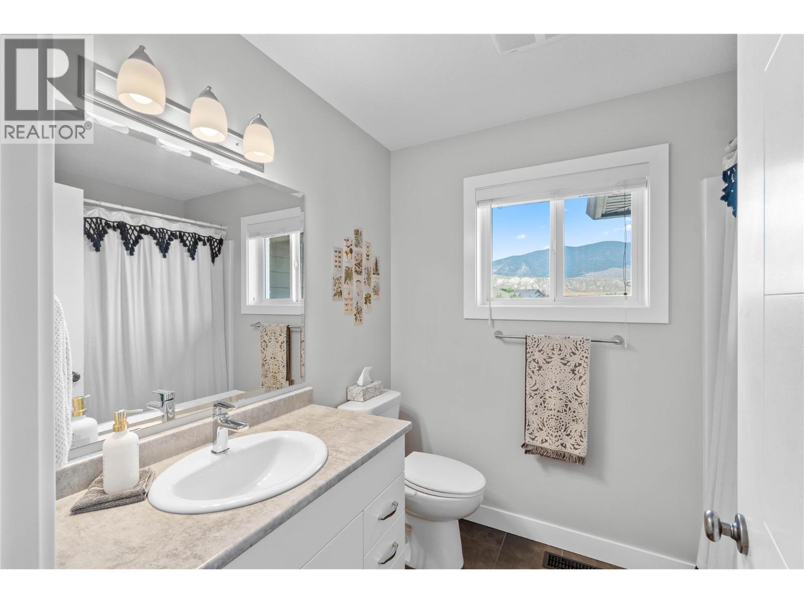 8901 Grizzly Crescent, Kamloops, British Columbia  V2C 6T9 - Photo 18 - 10393904