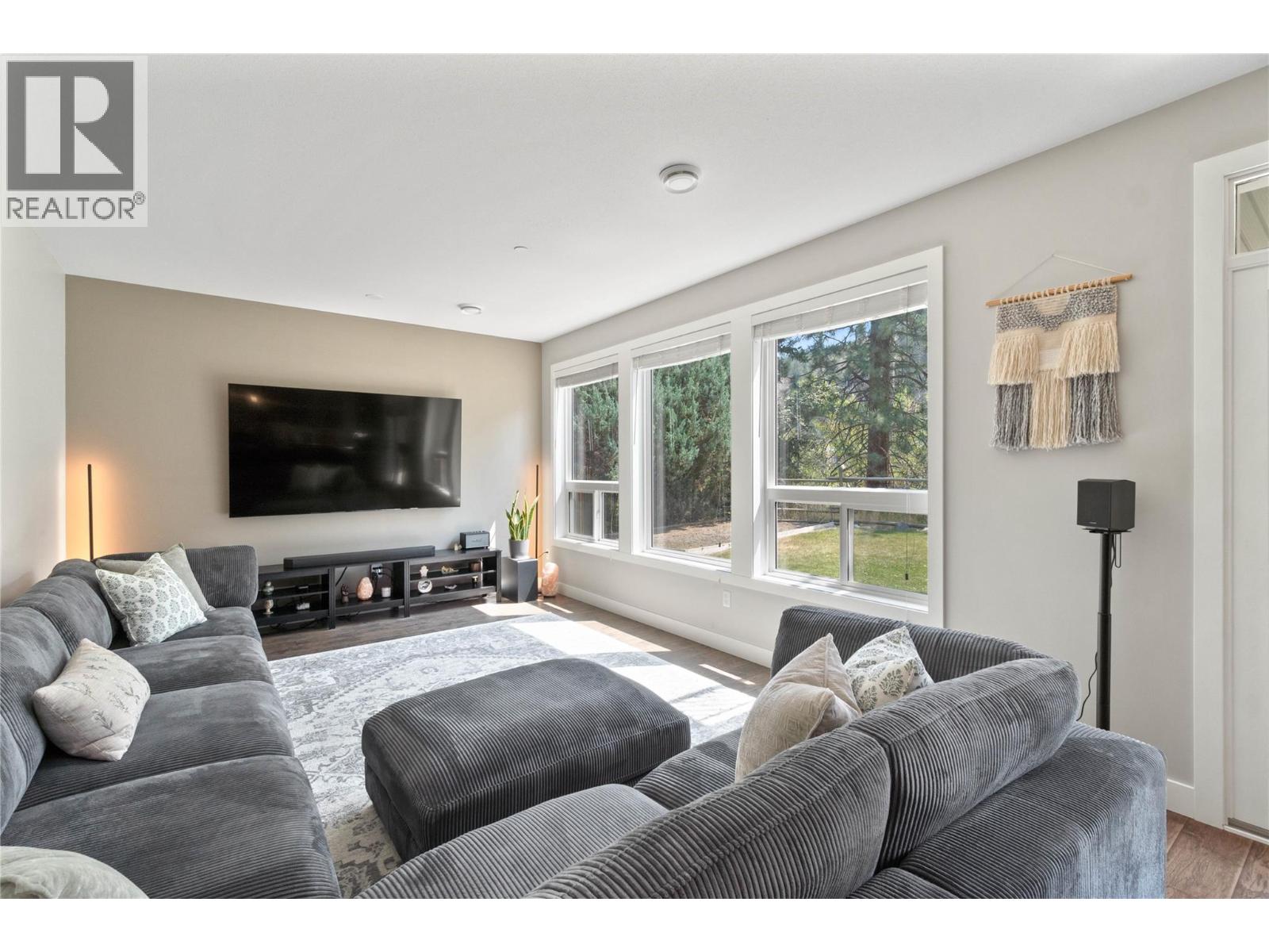 8901 Grizzly Crescent, Kamloops, British Columbia  V2C 6T9 - Photo 5 - 10393904
