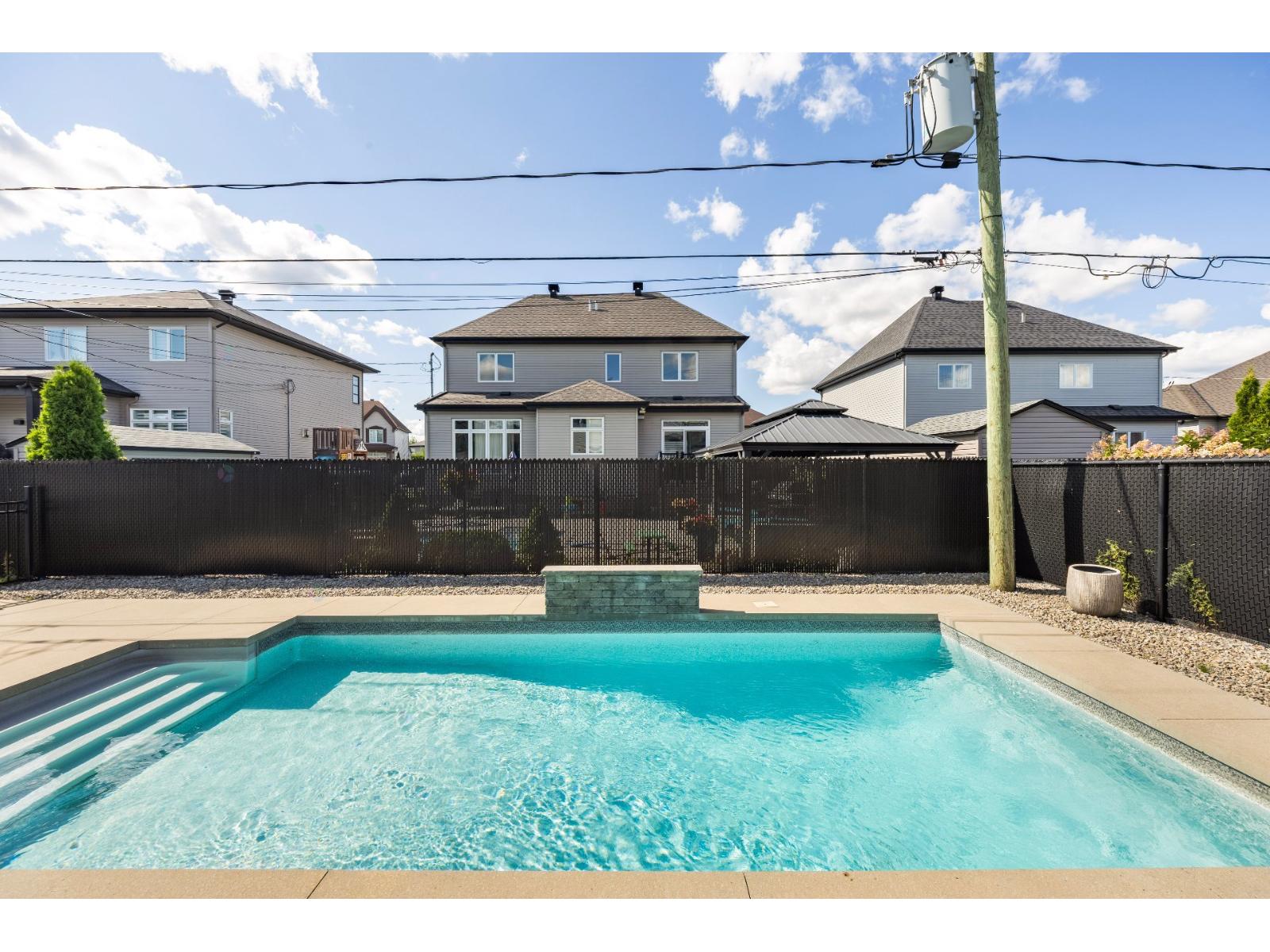 10790 Rue De Courcelles Mirabel Quebec Canada J7J0M6 3