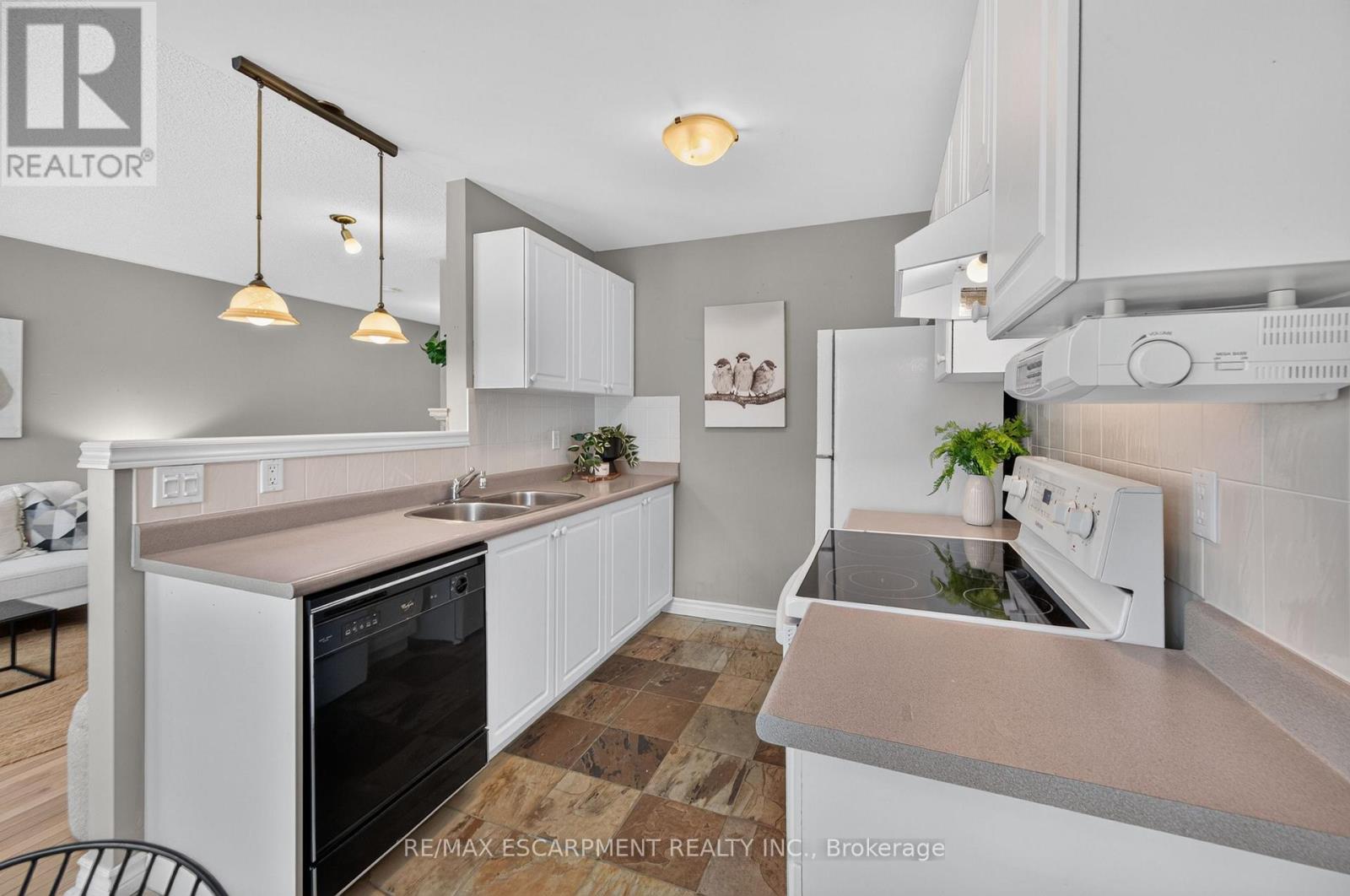 9 - 175 Fiddlers Green Road, Hamilton, Ontario L9G 4X7 - Photo 12 - X13688028