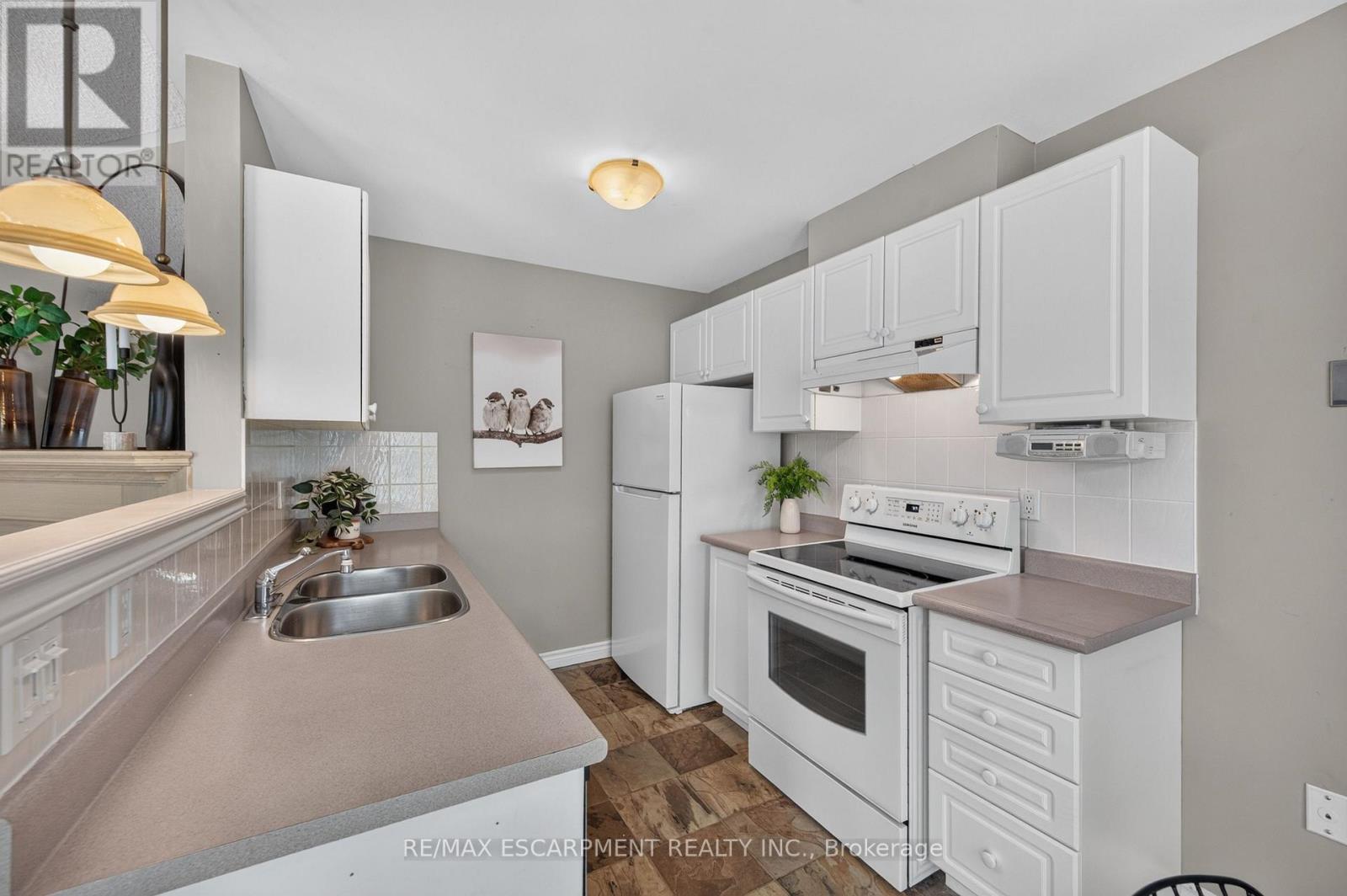 9 - 175 Fiddlers Green Road, Hamilton, Ontario L9G 4X7 - Photo 13 - X13688028
