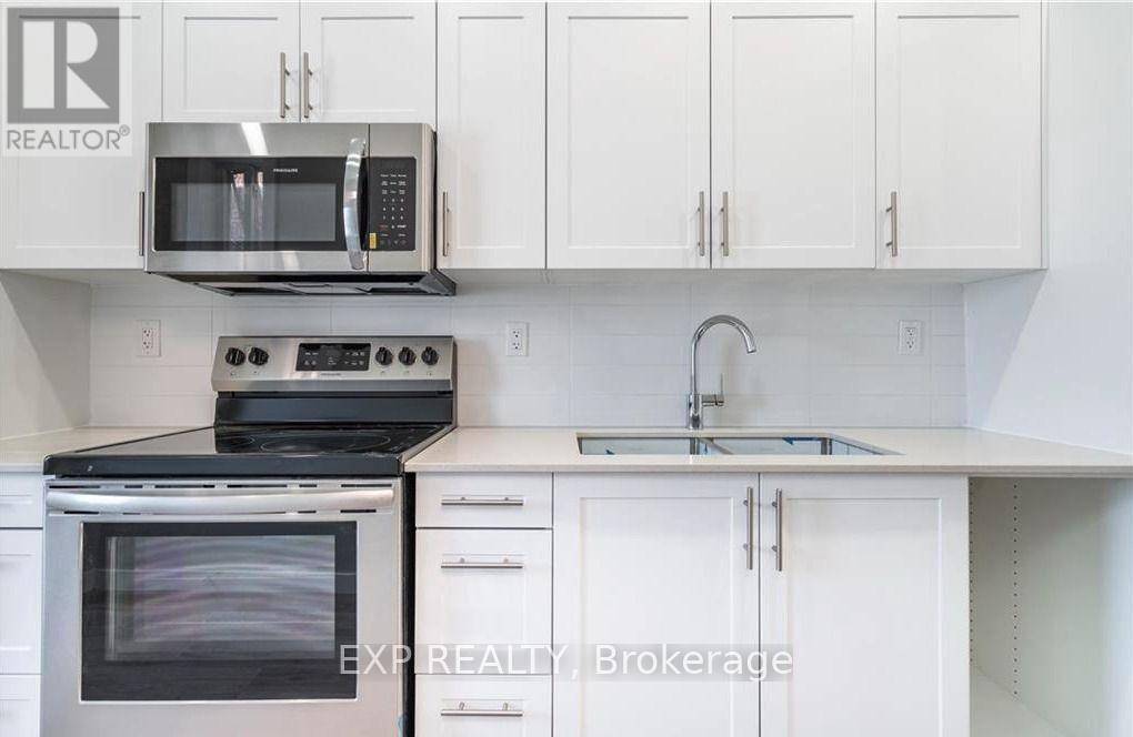 2 - 104 Wellington Street N, Hamilton, Ontario  L8R 1N3 - Photo 7 - X13688096