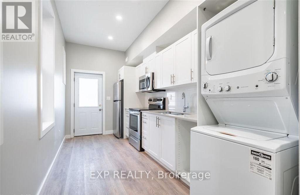2 - 104 Wellington Street N, Hamilton, Ontario  L8R 1N3 - Photo 8 - X13688096