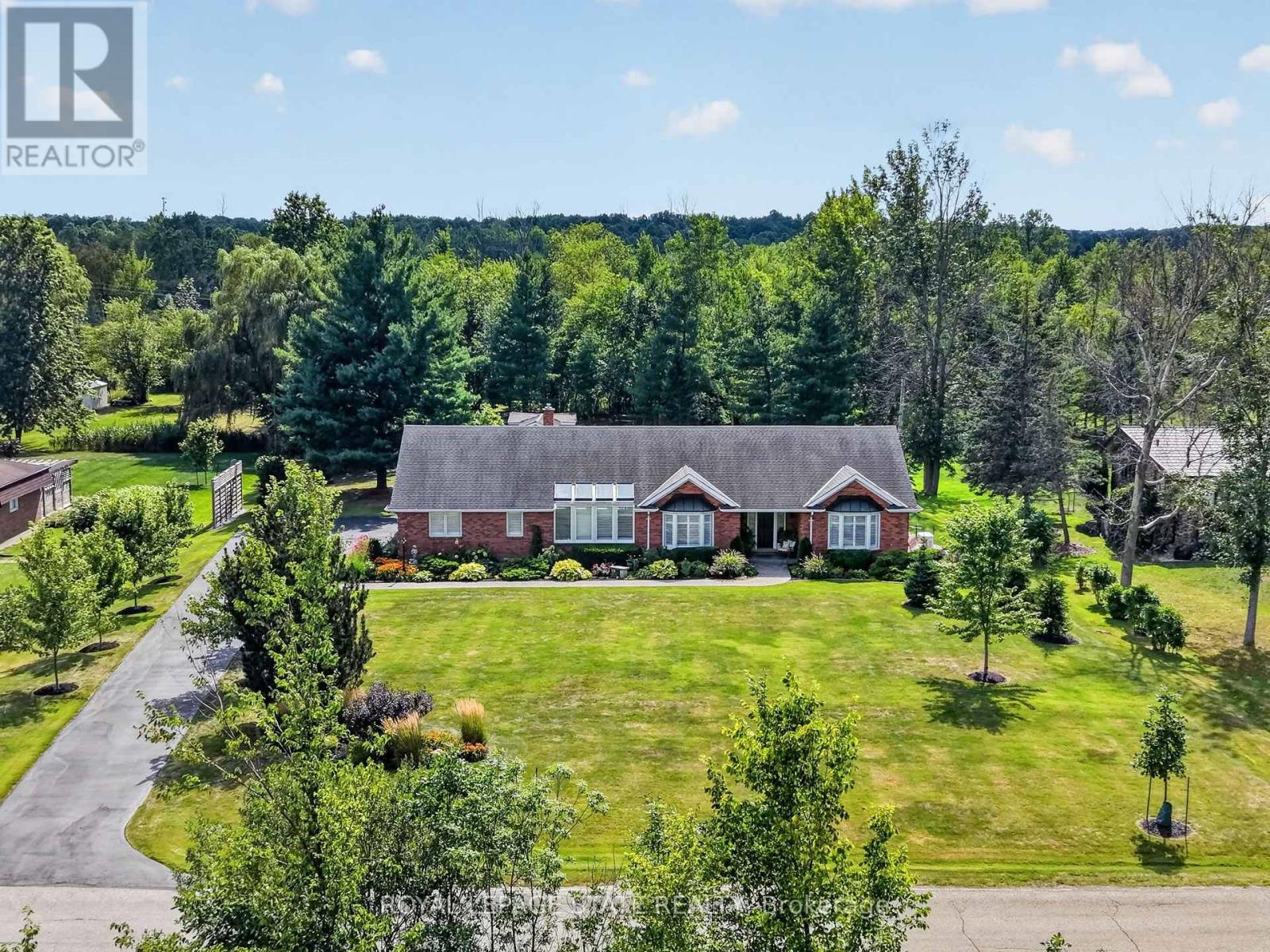 233 CAIRNS CRESCENT, Fort Erie, Ontario