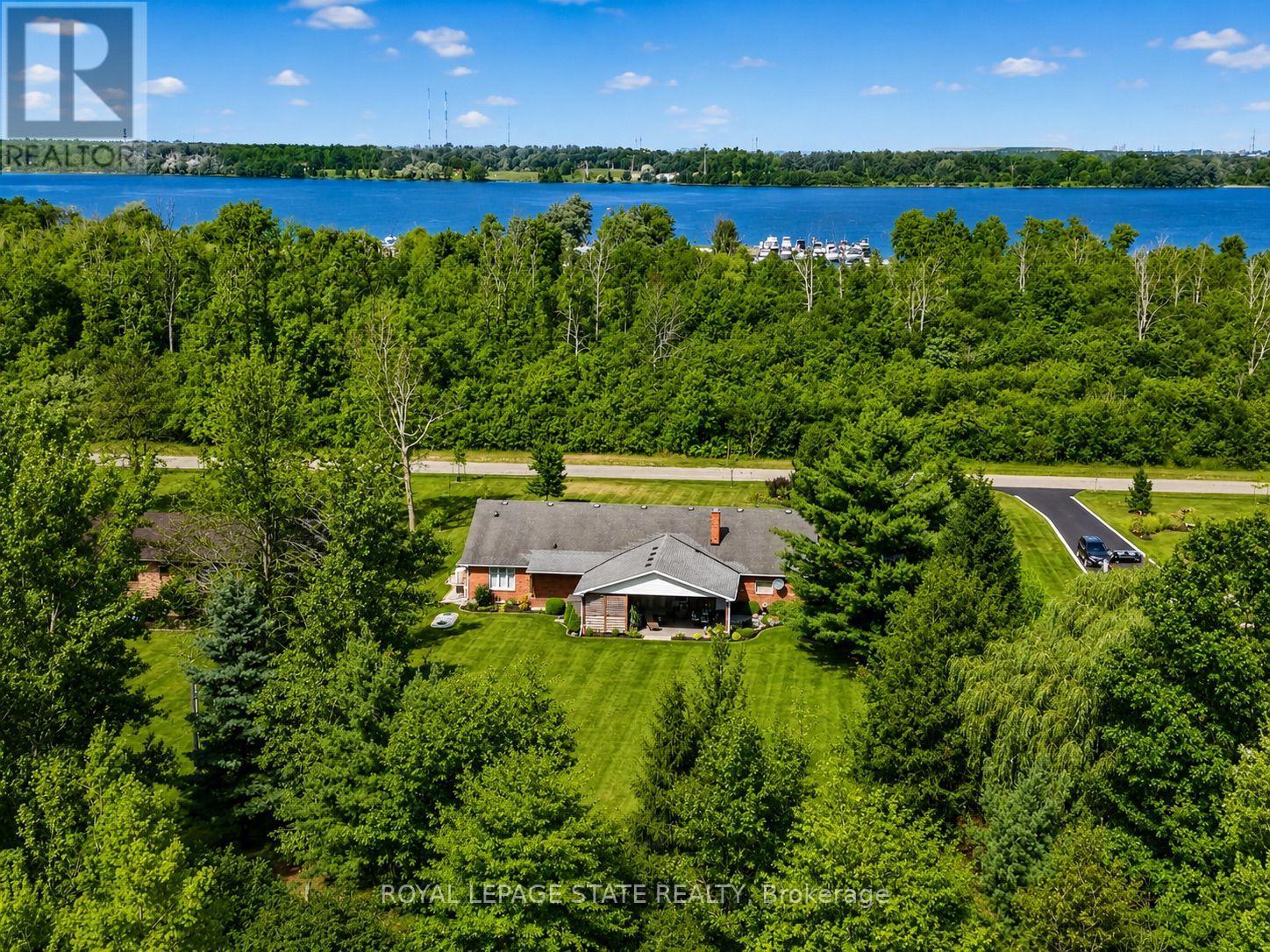 233 Cairns Crescent, Fort Erie, Ontario  L2A 5M4 - Photo 3 - X13688124