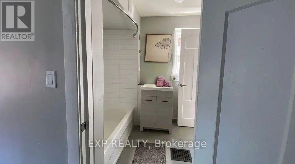 103 - 72 Victoria Avenue S, Hamilton, Ontario  L8N 2S7 - Photo 4 - X13688234