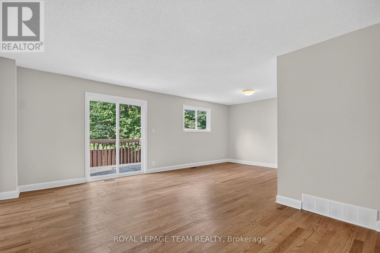 85 Glen Park Drive, Ottawa, Ontario  K1B 3Z1 - Photo 13 - X13677854
