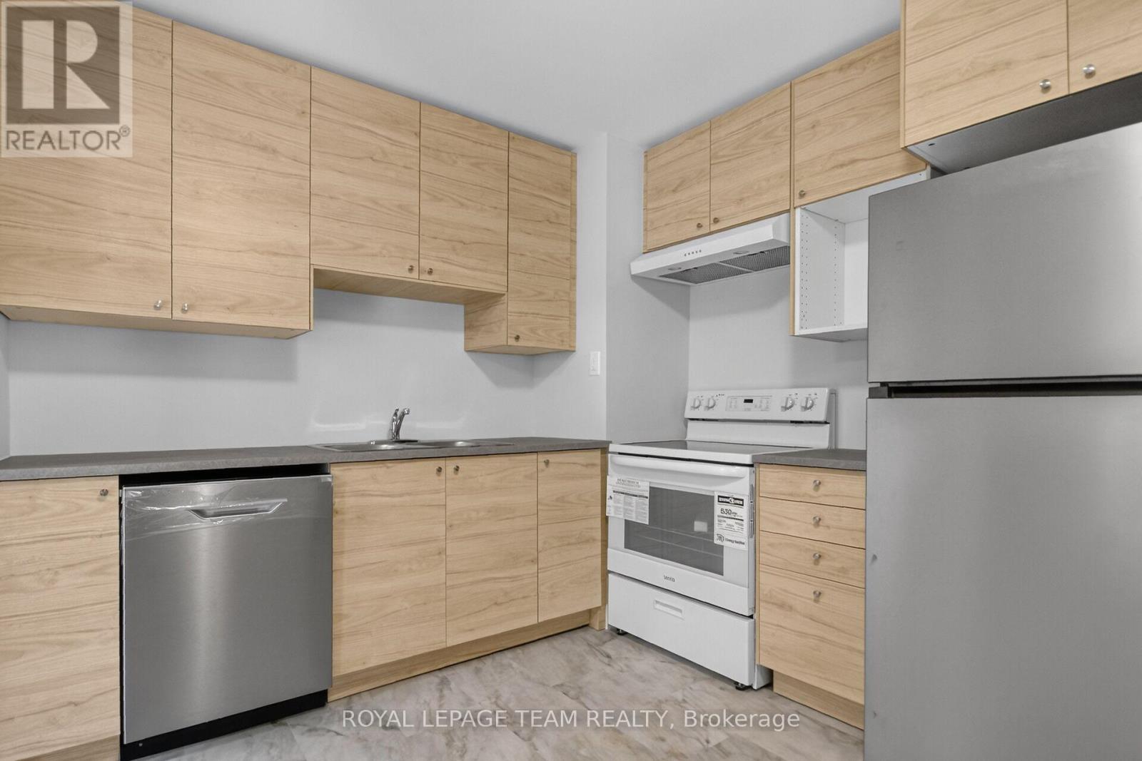 85 Glen Park Drive, Ottawa, Ontario  K1B 3Z1 - Photo 18 - X13677854