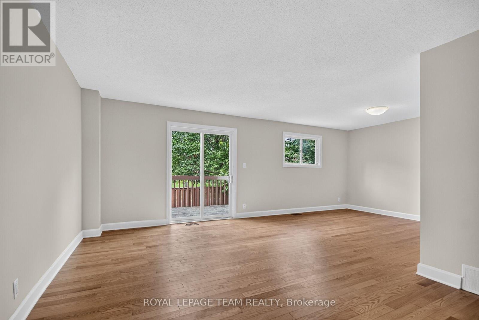 85 Glen Park Drive, Ottawa, Ontario  K1B 3Z1 - Photo 3 - X13677854