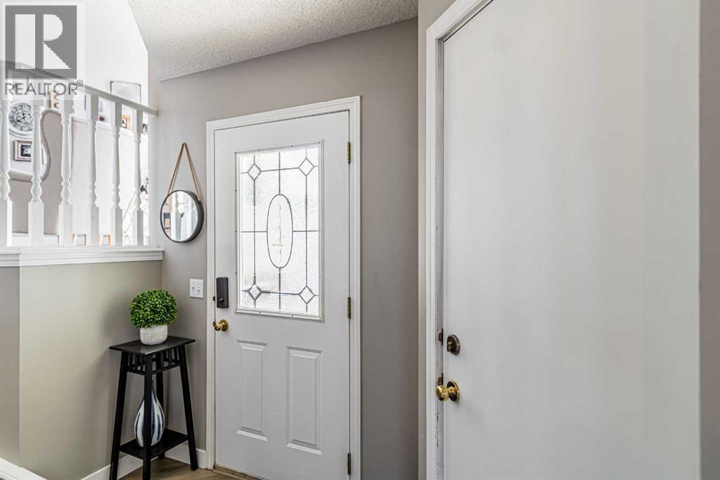 79 West Lakeview Passage, Chestermere, Alberta  T1X 1E7 - Photo 4 - A2314882