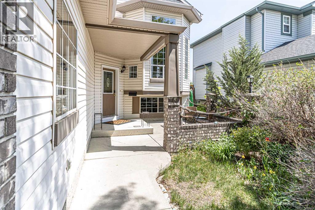 79 West Lakeview Passage, Chestermere, Alberta  T1X 1E7 - Photo 3 - A2314882