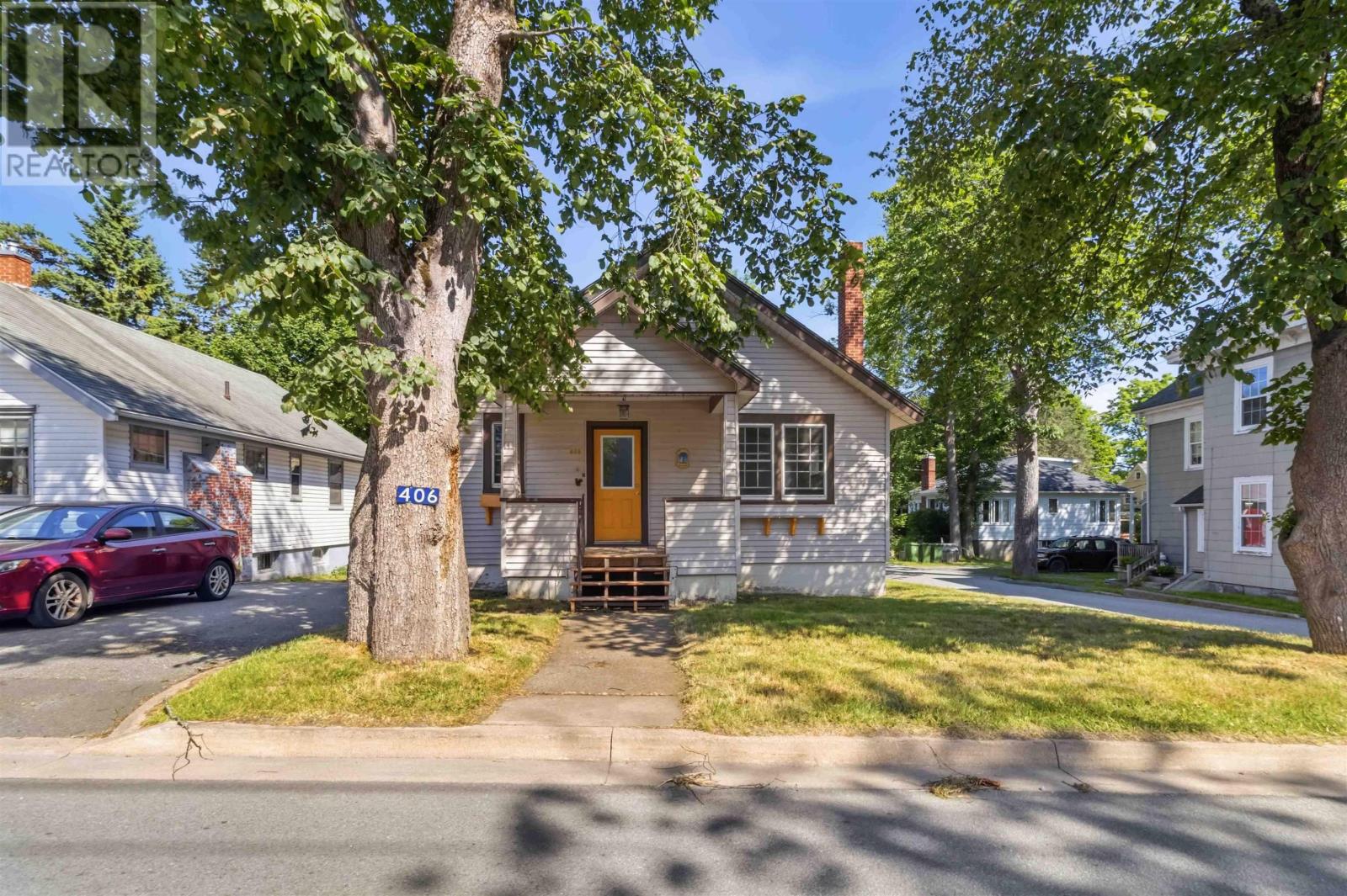 406 Main Street, Liverpool, Nova Scotia  B0T 1K0 - Photo 1 - 202618239