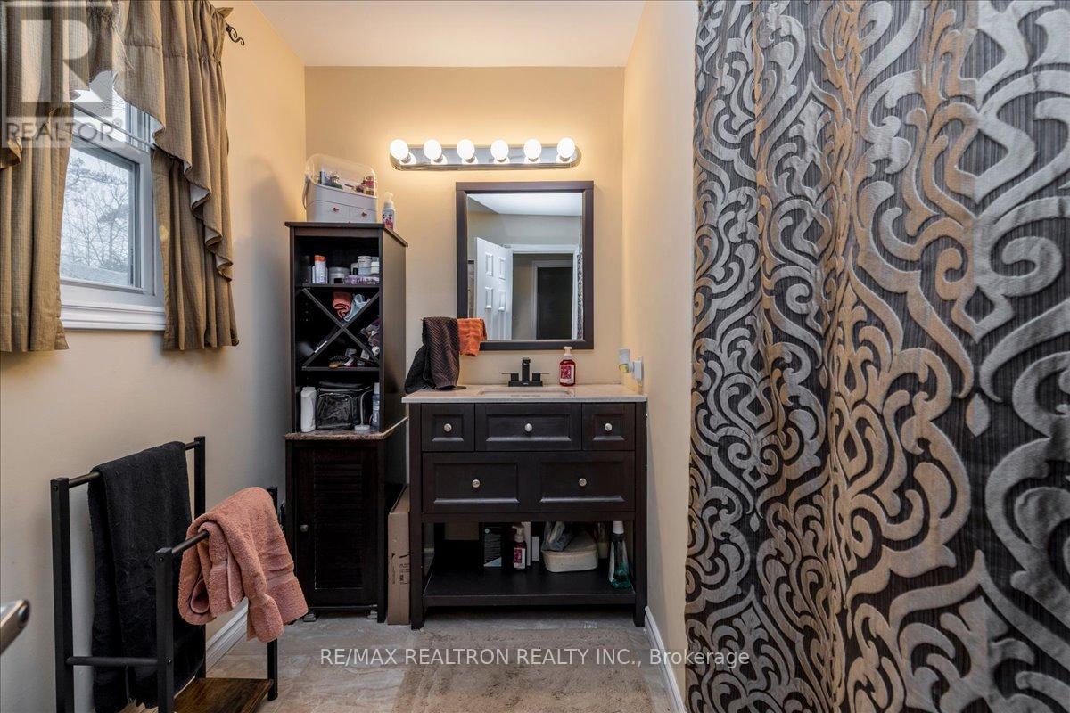 86 John Street, Barrie, Ontario  L4N 2K5 - Photo 11 - S13513840