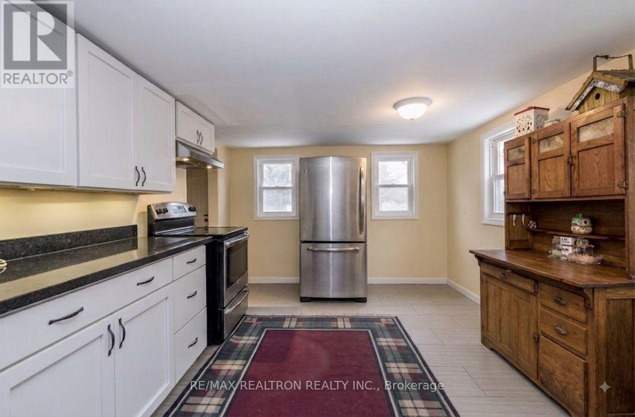 86 John Street, Barrie, Ontario  L4N 2K5 - Photo 13 - S13513840