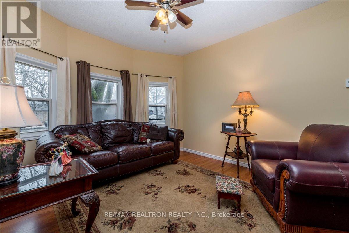 86 John Street, Barrie, Ontario  L4N 2K5 - Photo 5 - S13513840
