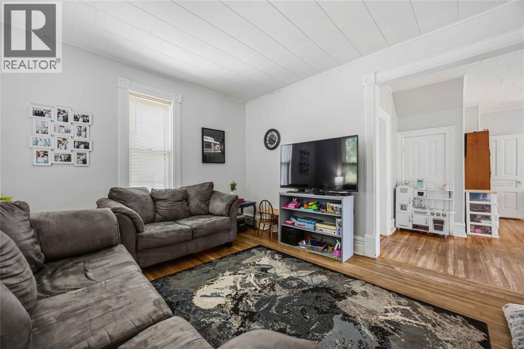 454 Maude Street, Petrolia, Ontario  N0N 1R0 - Photo 6 - 26020188