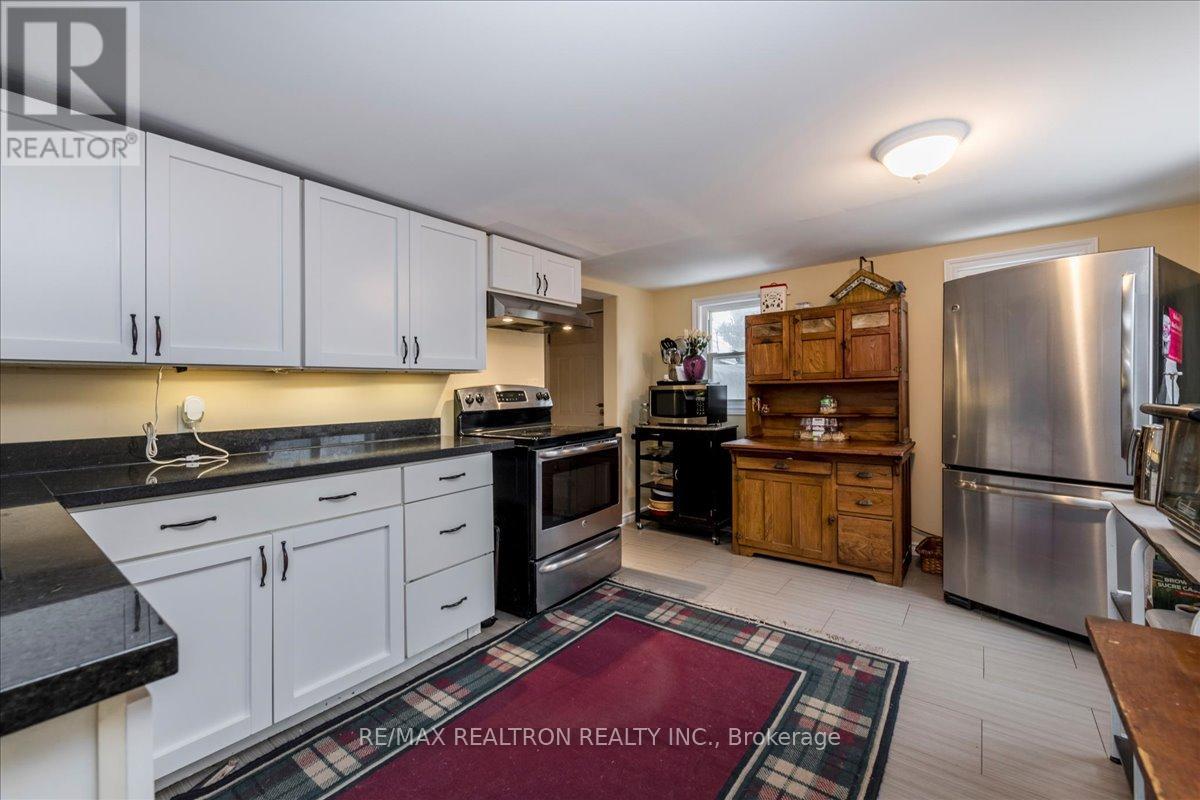 86 John Street, Barrie, Ontario  L4N 2K5 - Photo 15 - S13513840