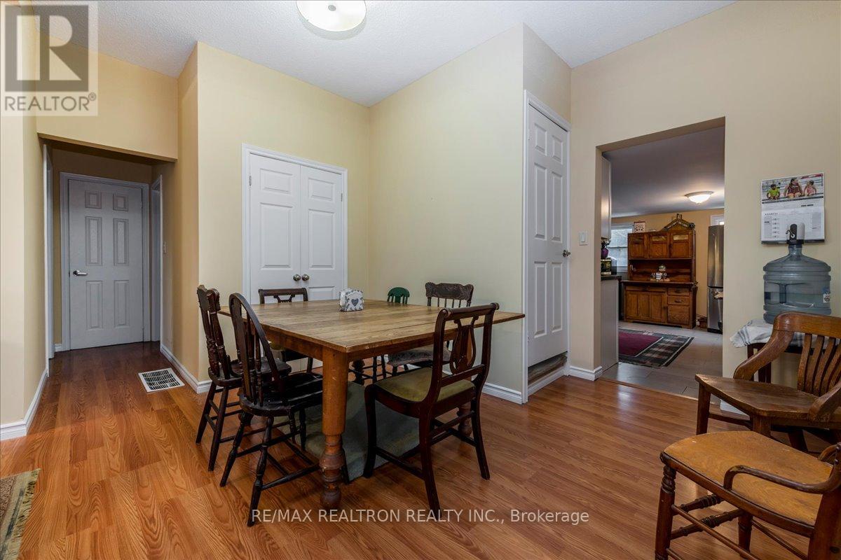 86 John Street, Barrie, Ontario  L4N 2K5 - Photo 7 - S13513840