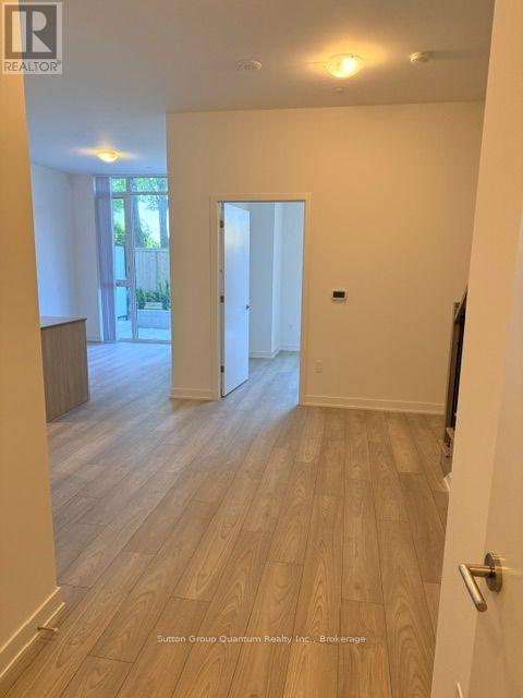 Condo Townhouse 01 - 5858 Yonge Street, Toronto, Ontario  M2M 0C6 - Photo 4 - C13590070