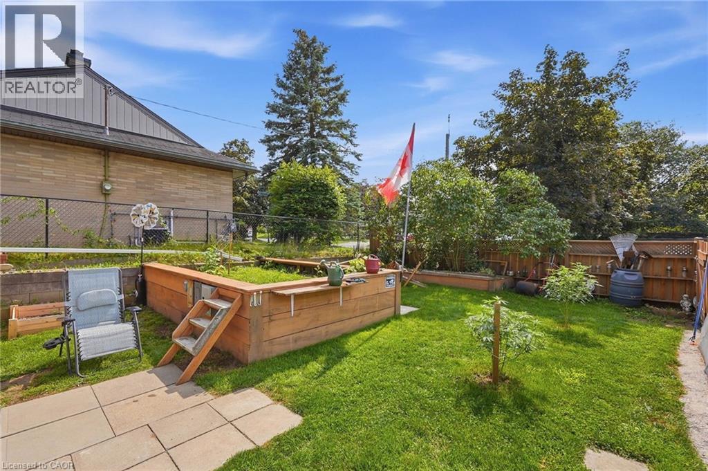 21 Oakwood Avenue, Kitchener, Ontario  N2H 6G8 - Photo 9 - 40856272