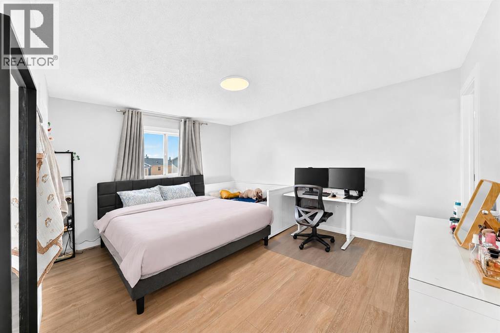315 Appleglen Place SE, Calgary, Alberta  T2A 7V9 - Photo 10 - A2337783