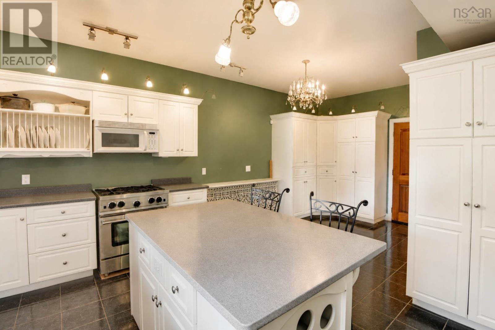 258 Faulkland Street, Pictou, Nova Scotia  B0K 1H0 - Photo 6 - 202620819
