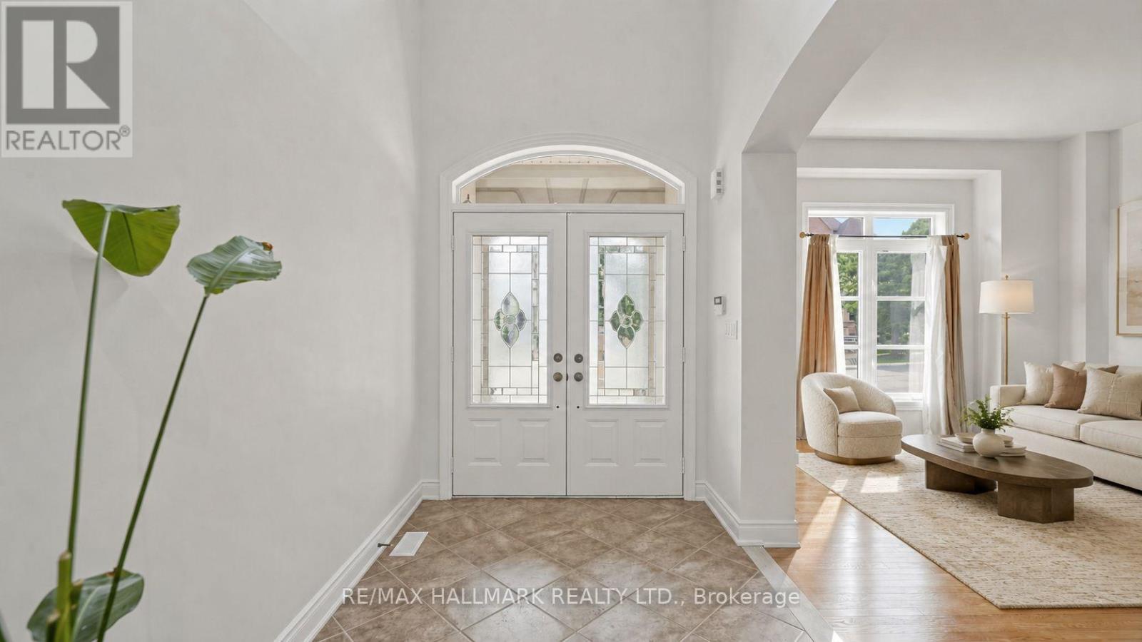 368 Paradelle Drive, Richmond Hill, Ontario  L4E 4R7 - Photo 4 - N13678272