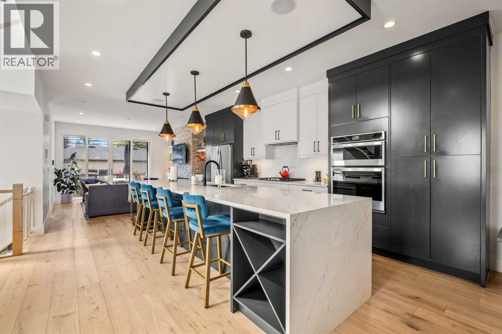 2213 25 Avenue NW, calgary, Alberta