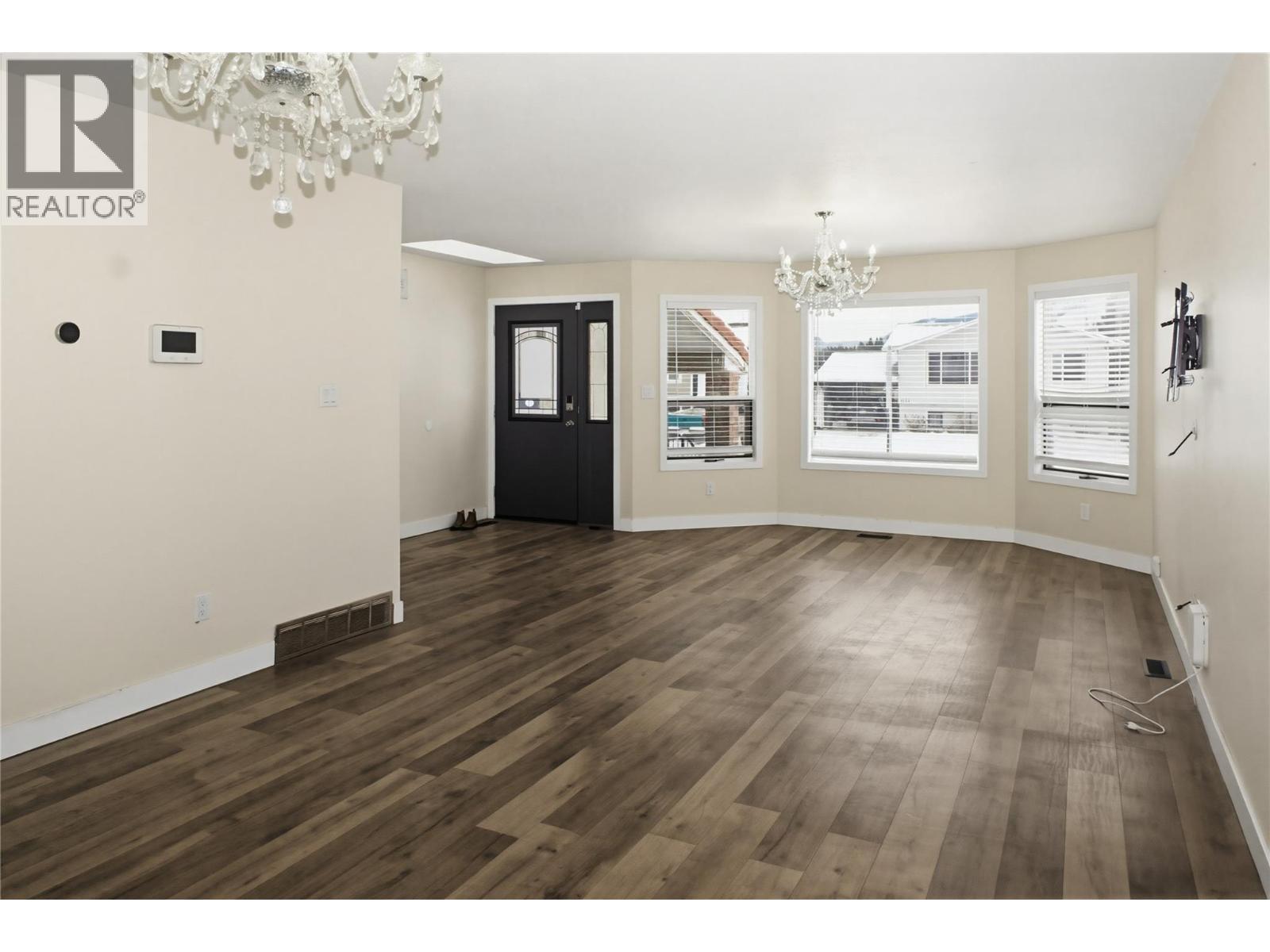 1133 13th Street, Kamloops, British Columbia  V2B 8K4 - Photo 4 - 10398098