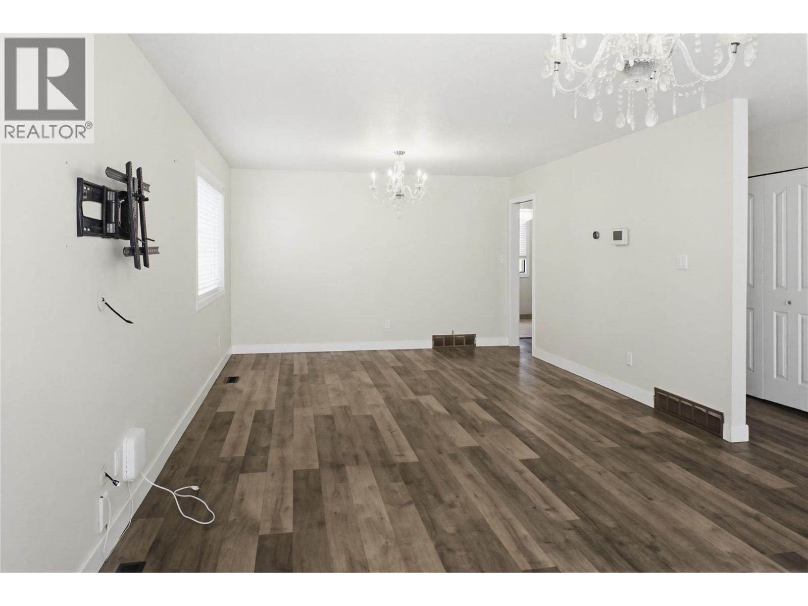 1133 13th Street, Kamloops, British Columbia  V2B 8K4 - Photo 6 - 10398098