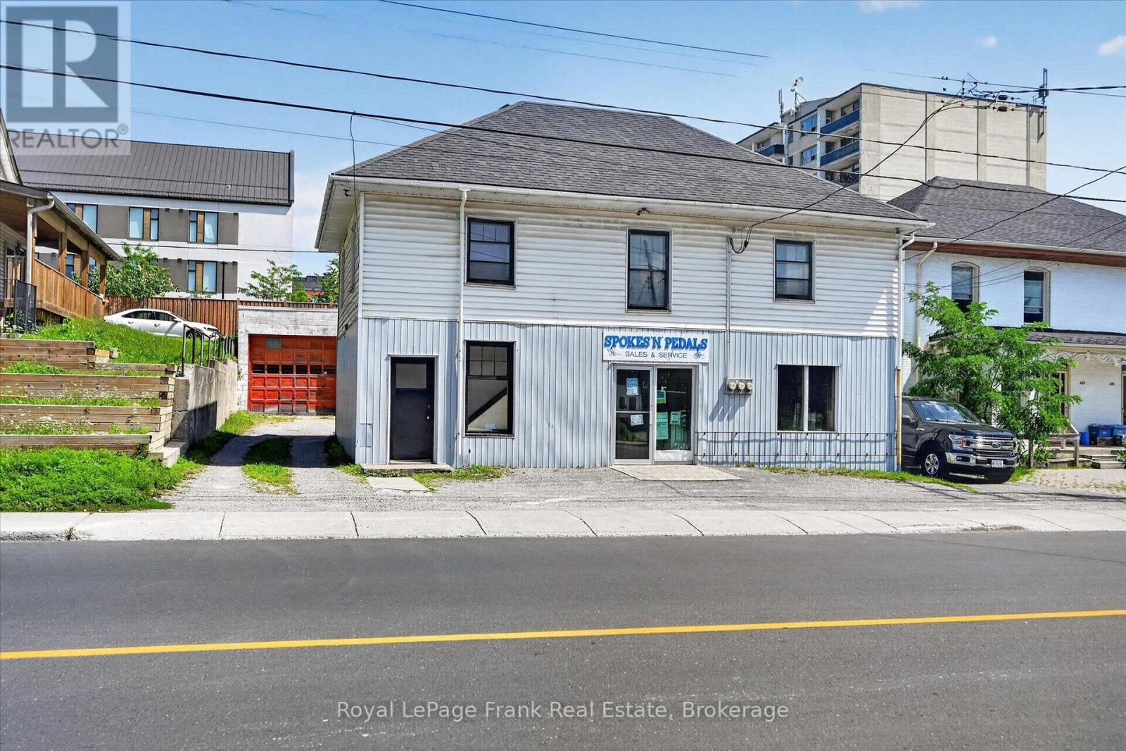 464 Aylmer Street N, Peterborough, Ontario  K9H 3W2 - Photo 2 - X13688336