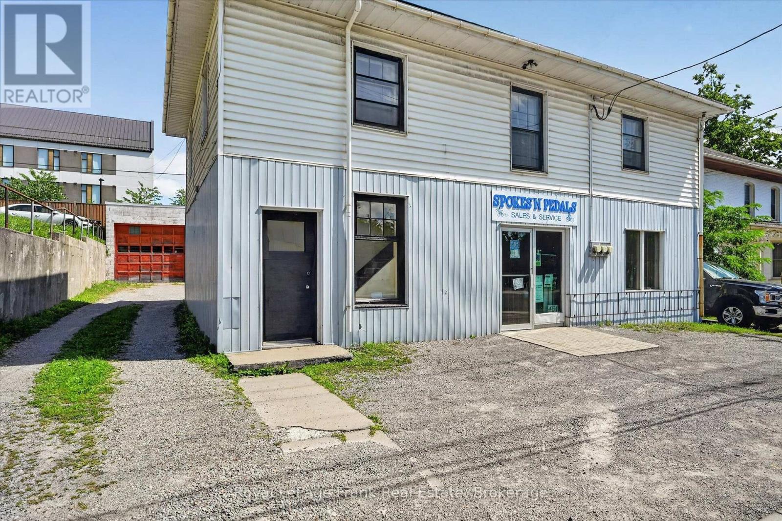 464 Aylmer Street N, Peterborough, Ontario  K9H 3W2 - Photo 3 - X13688336
