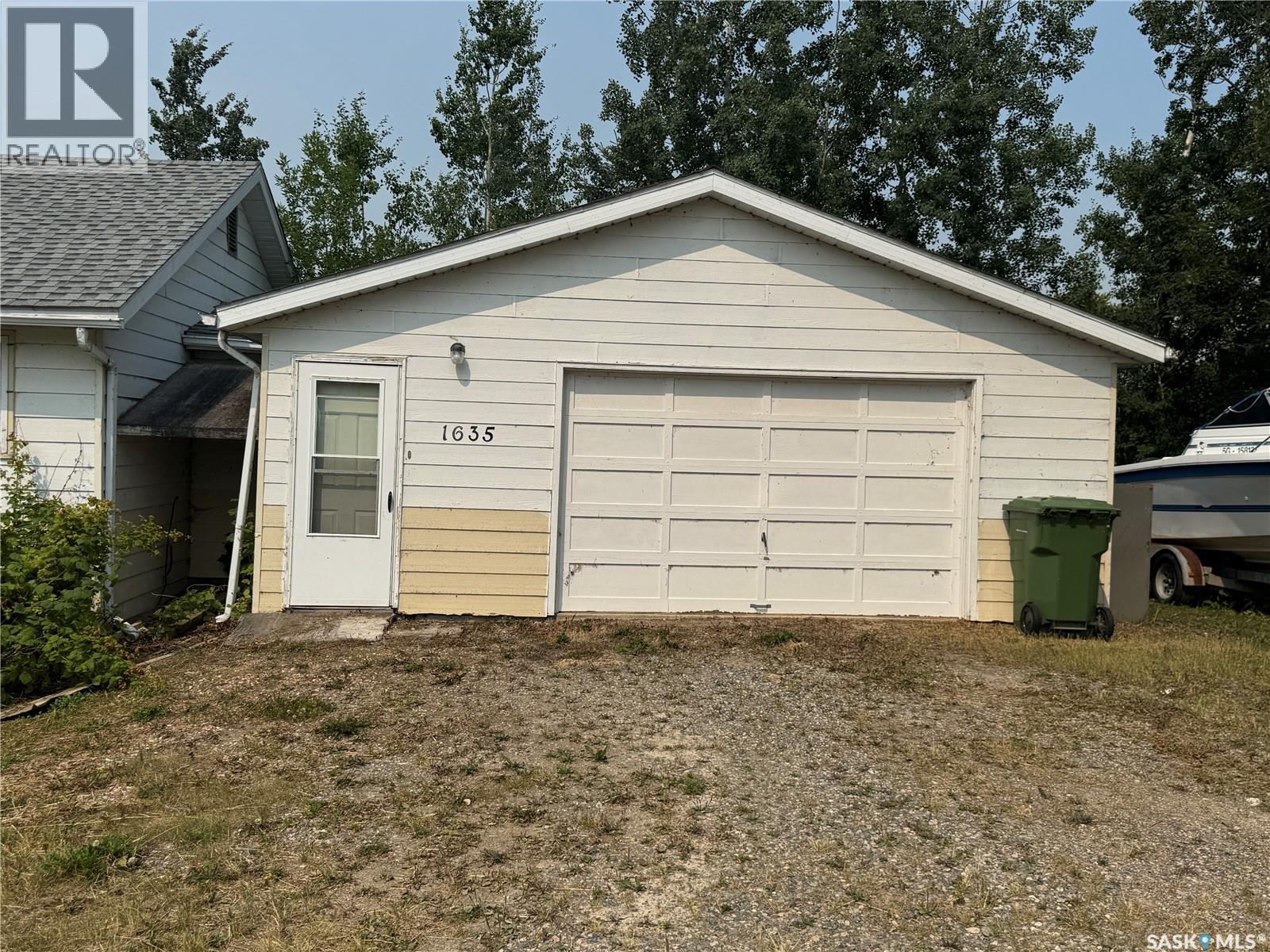 1635 Bay Avenue N, La Ronge, Saskatchewan  S0J 1L0 - Photo 1 - SK045948